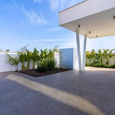 New With Pool, Rooftop Jacuzzi And Sea View